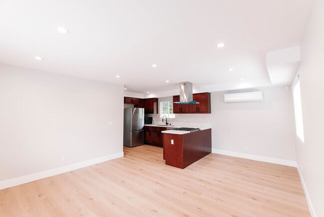 Photo - Cypress Street Unit 25306 1/2