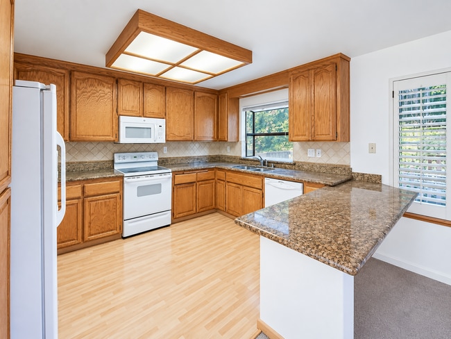 651 Alquire Pkwy
