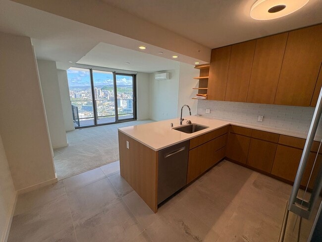 Building Photo - 2-Bedroom Unit with City Views and 2 parking stalls at Sky Ala Moana West available now!
