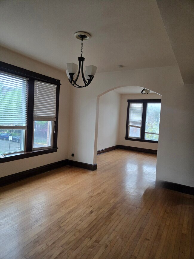 Photo - 3259 W Potomac Ave Unit 2