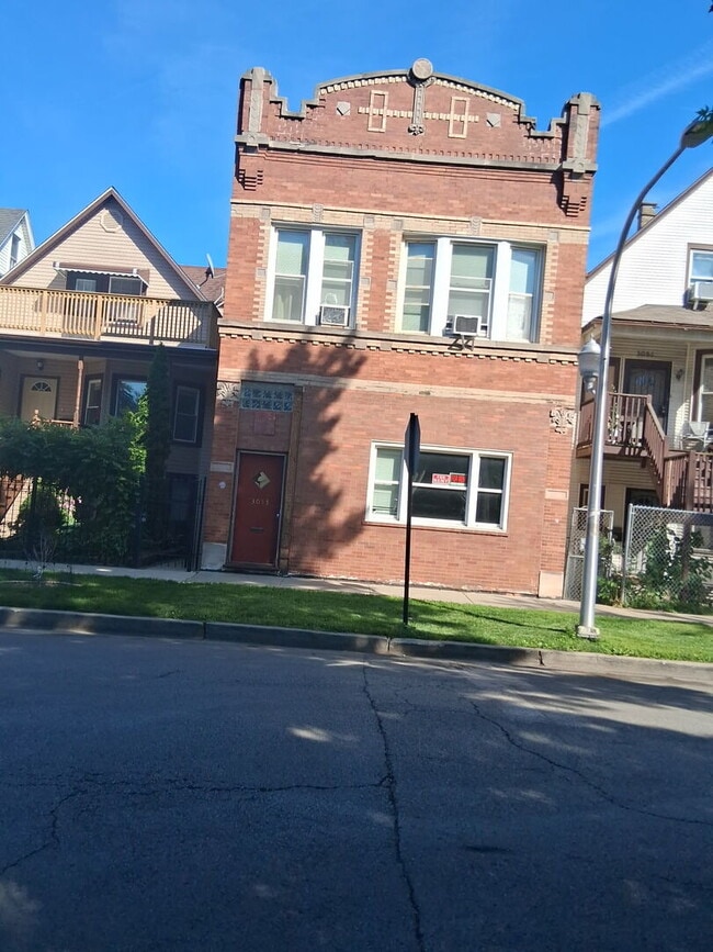 Building Photo - 3053 N Elbridge Ave