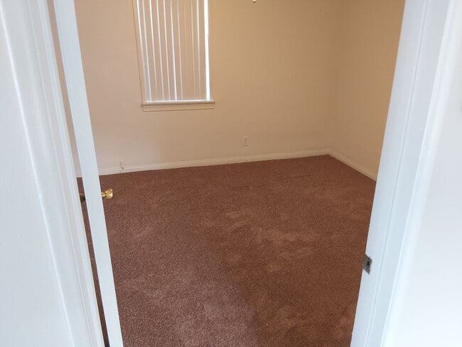 7025 Dinwiddie St Unit 7027