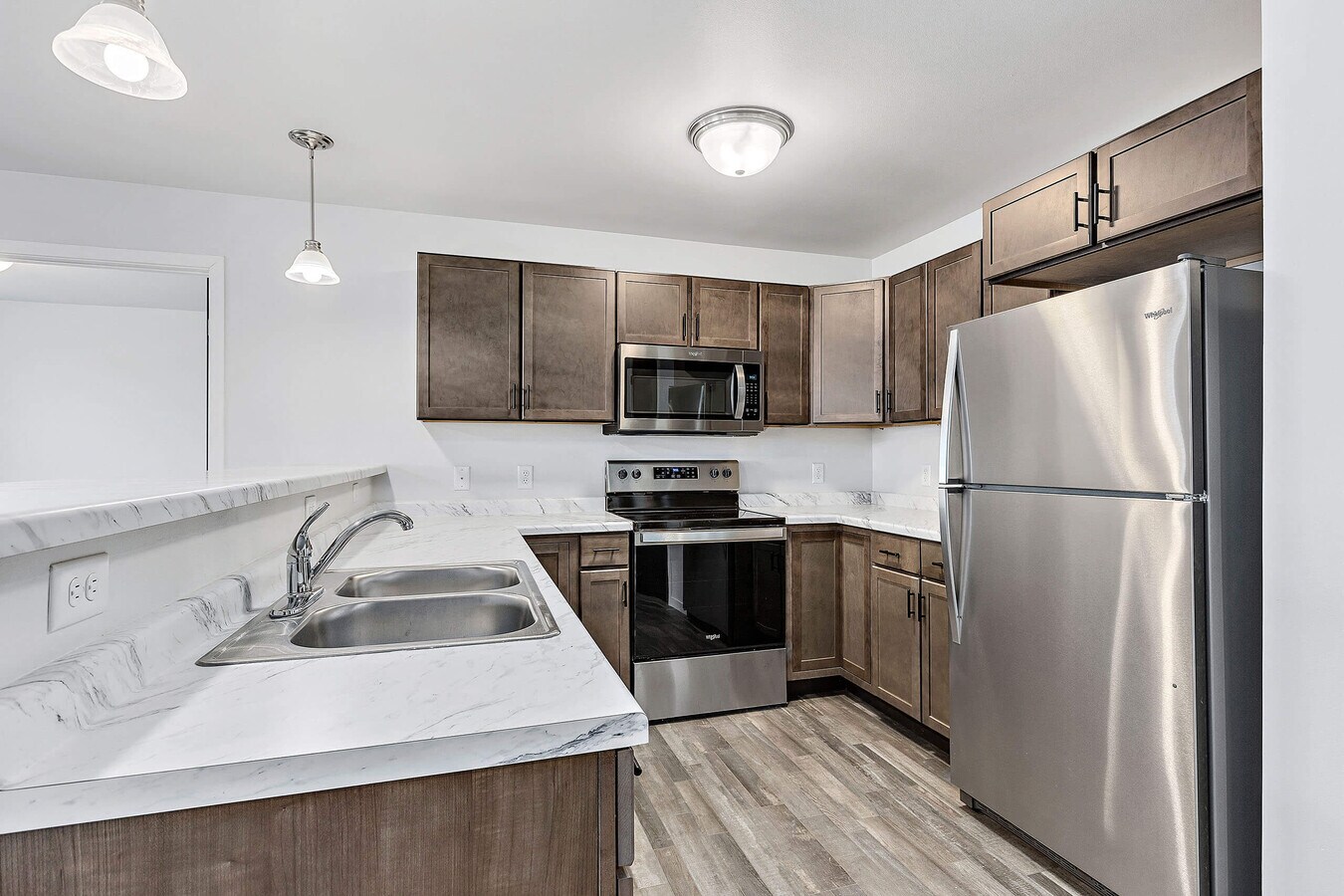 人気 ブランド チェック Rapid - Apartments Rock Red City, ForRent.com | SD トレーナー/スウェット