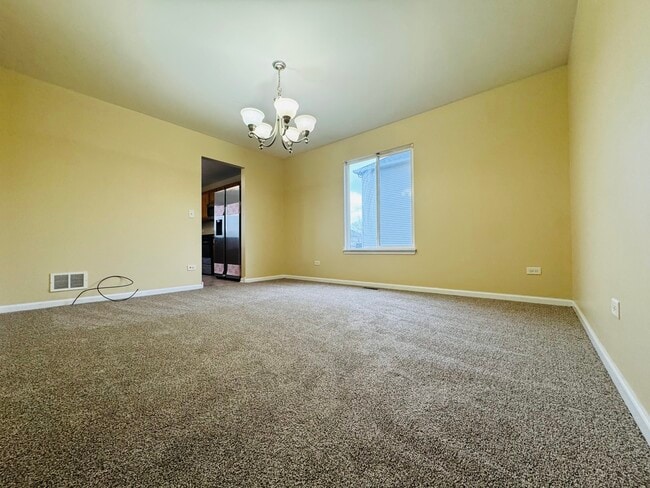 Photo - 408 Clifton Ln