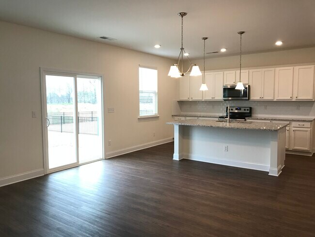 Photo - 103 Samara Ln