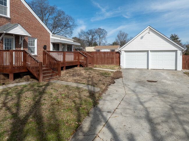 Photo - 412 Keeble St