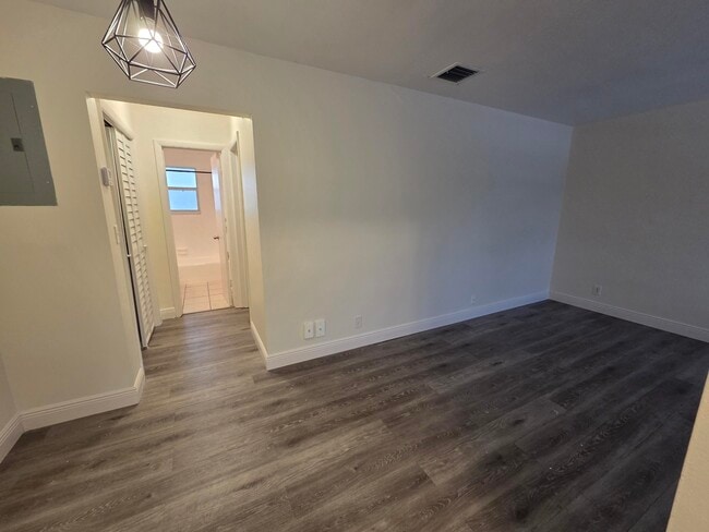 Photo - 1810 NE 56th St