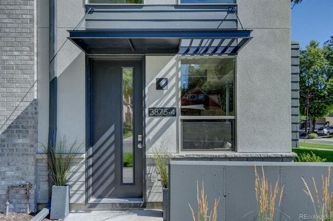 Photo - Cherry Creek Townhome - 4 Bed, 4 Bath, Detached Garage