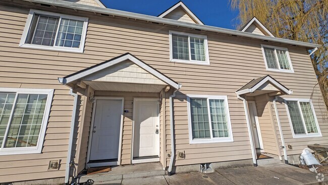Building Photo - Wonderful townhouse in Forest Grove