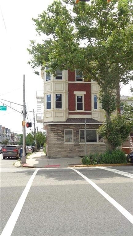 Building Photo - 376 John F. Kennedy Blvd Unit 1R