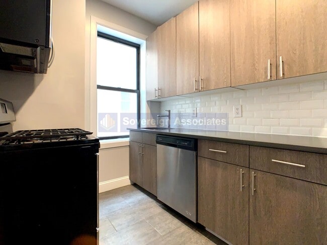 Photo - 184 Nagle Ave Unit 3G