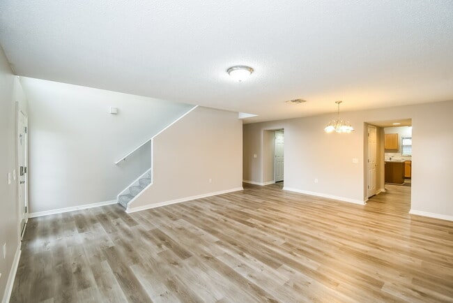 Photo - 1454 Seawolf Trail N