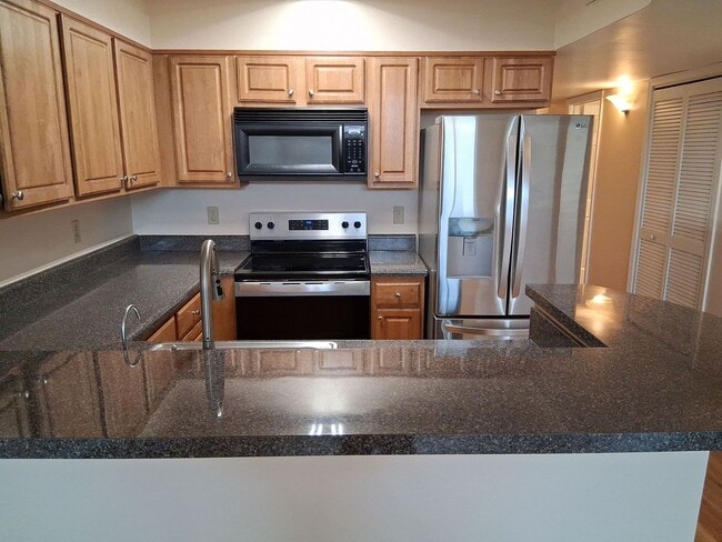 Photo - Laurel Station #307 - 3bed/2bath with awesome views of Laurel Avenue! $3000 monthly rent includes... Unidad 307
