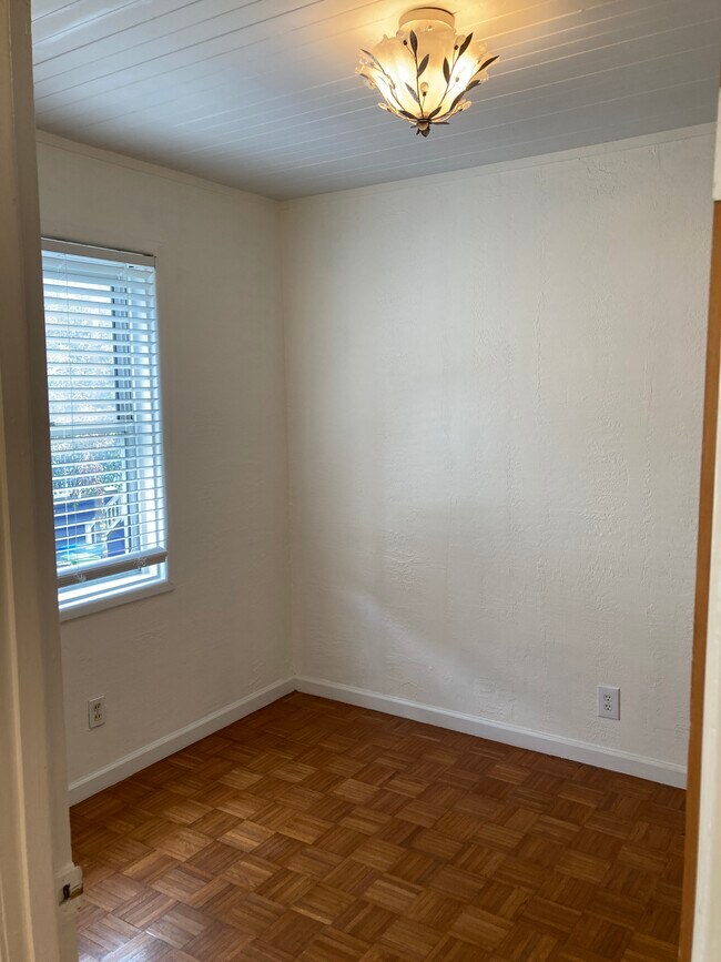 east bedroom