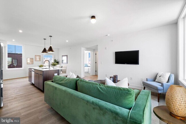 Photo - 5200 Chester Ave Unit 104