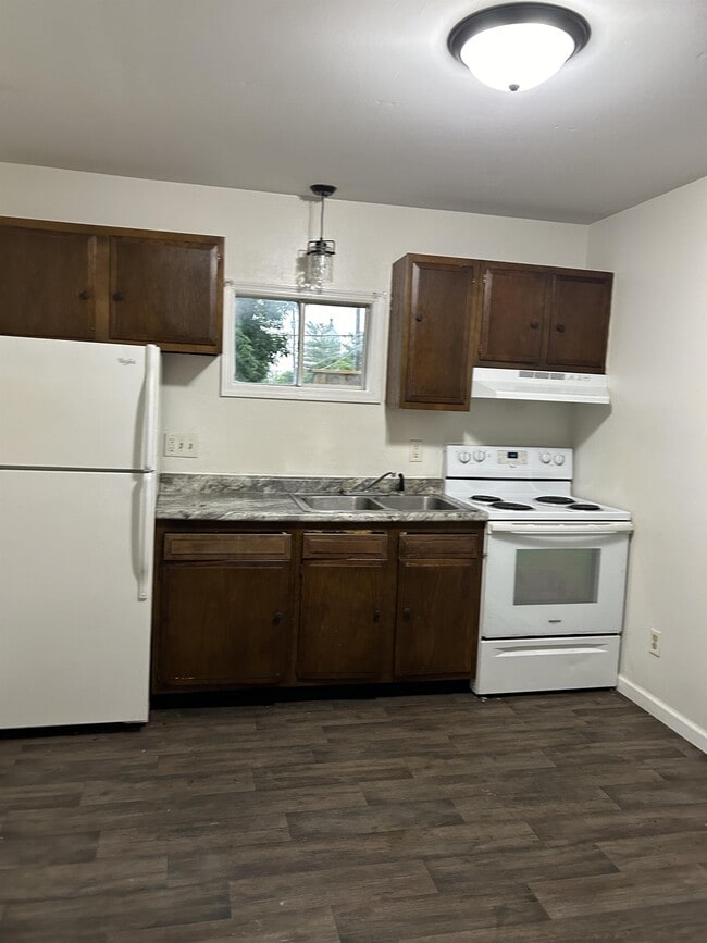 1006 S College St Unit 1