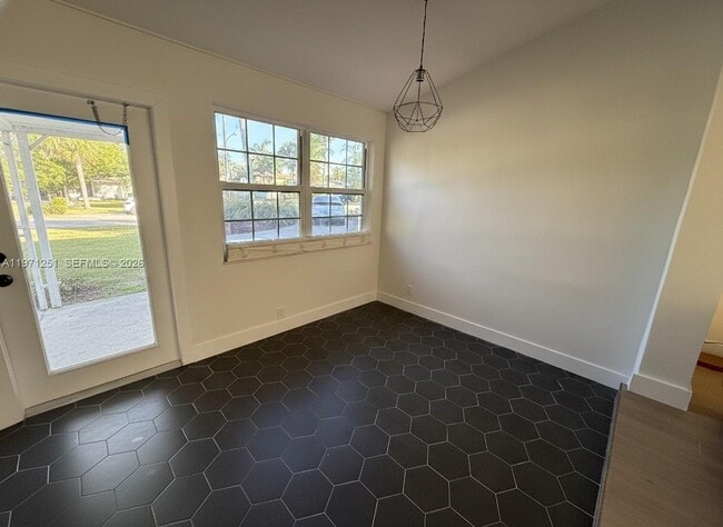 Photo - 1701 SW 13th Ct