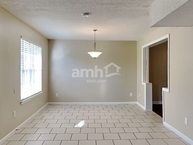 Photo - 131 The Esplanade Way SW