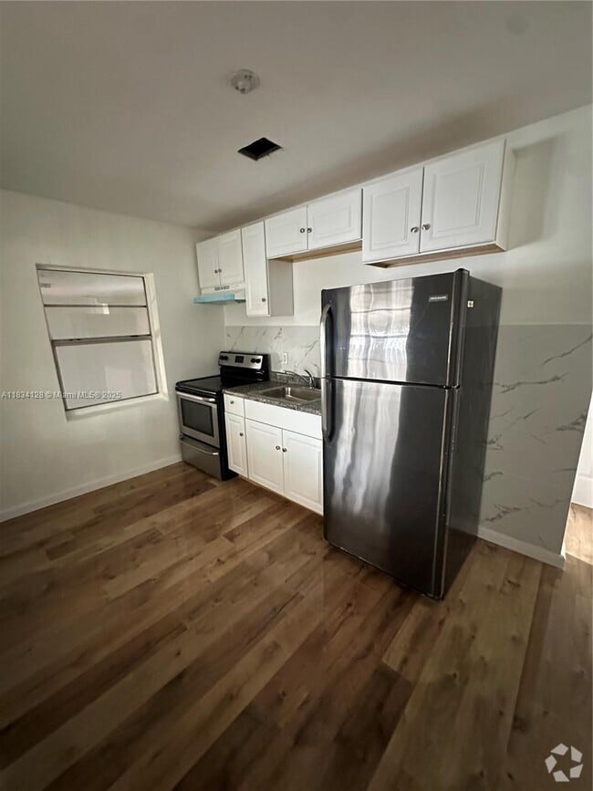 Building Photo - 4100 Palm Ave Unit 19 Rental
