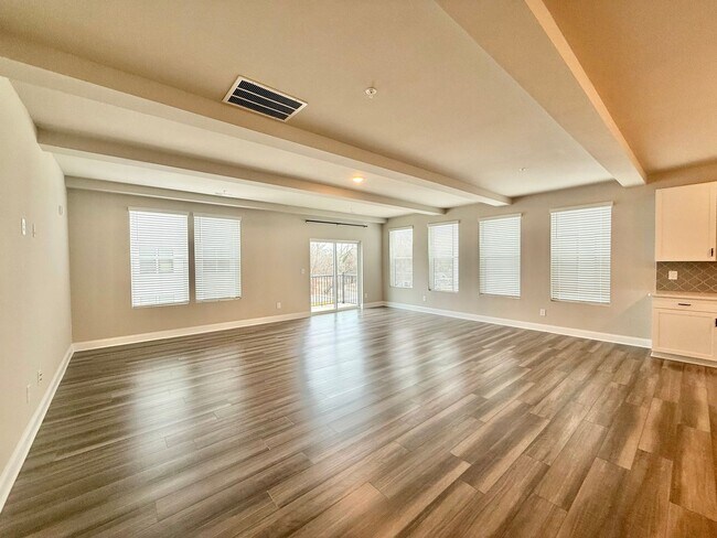 Photo - **OFFERING FIRST MONTH'S RENT FREE, $200 MOVE IN PROMOTION & REFUNDABLE APPLICATION FEES** New Co...