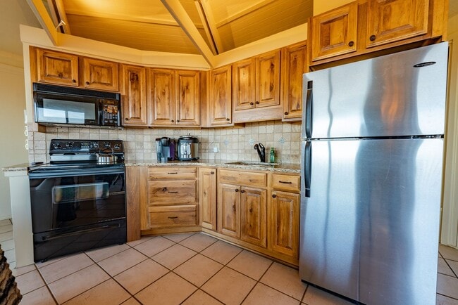 Photo - 275 Aspen Ln