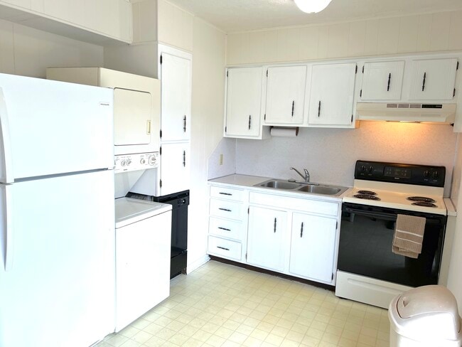 Building Photo - 3812 Memorial Blvd Unit 8 Rental