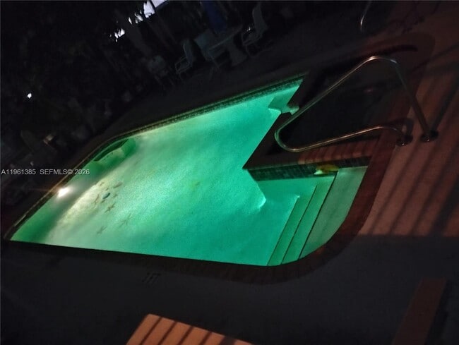 Photo - 305 SE 12th Ave Unit 2B