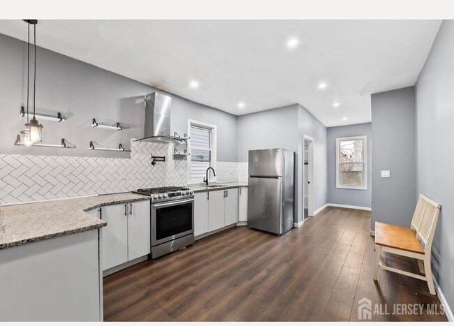 Building Photo - 487 S 17th St Unit 2 FL