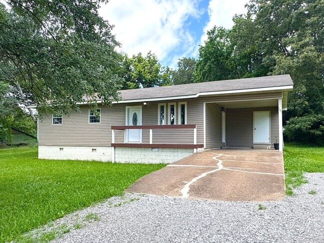 3 Bedroom/1 Bathroom Home in Batesville - 3 Bedroom/1 Bathroom Home in Batesville