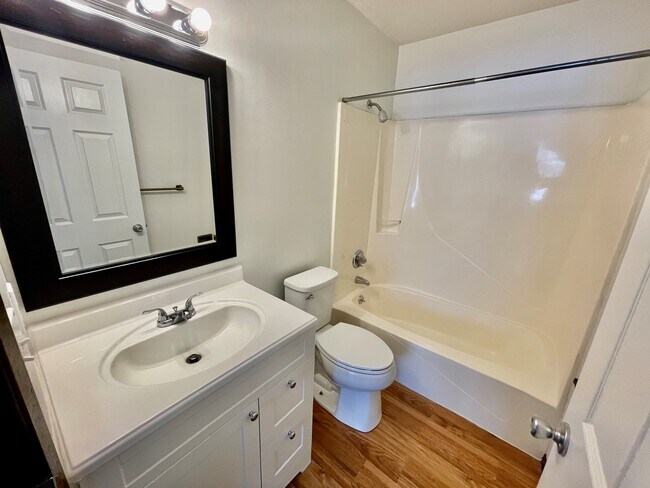 Photo - Tanglefoot Manor