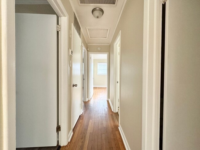 Photo - 2902 Holmes Rd