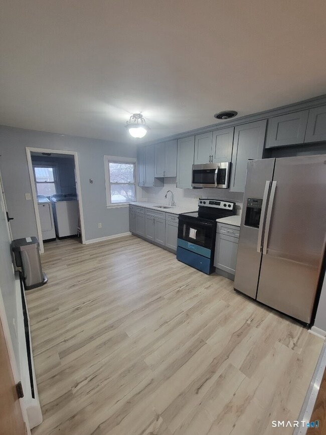 Photo - 94 Pullen Ave