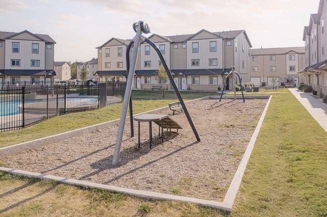 Building Photo - 12603 Telge Rd Unit 24-G