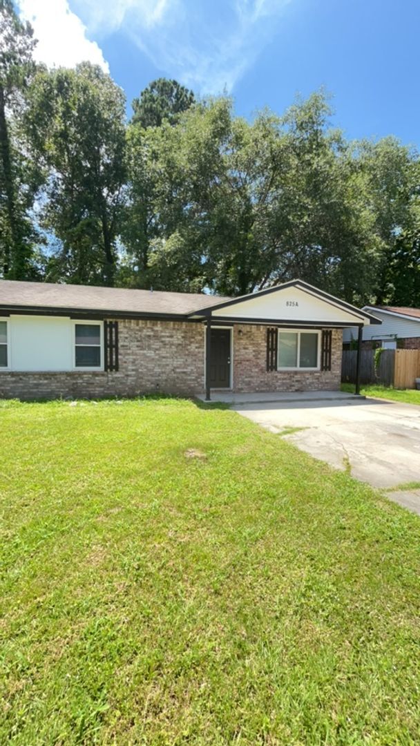 Building Photo - Cute 2 Bedroom Duplex Rental