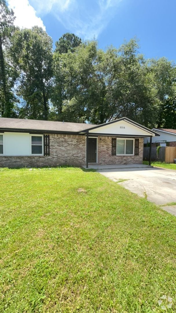 Building Photo - Cute 2 Bedroom Duplex Rental