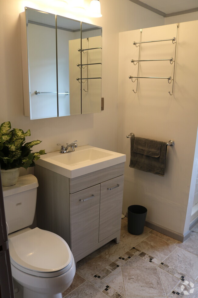 Building Photo - 239 Elm St Unit 239 #2 Rental