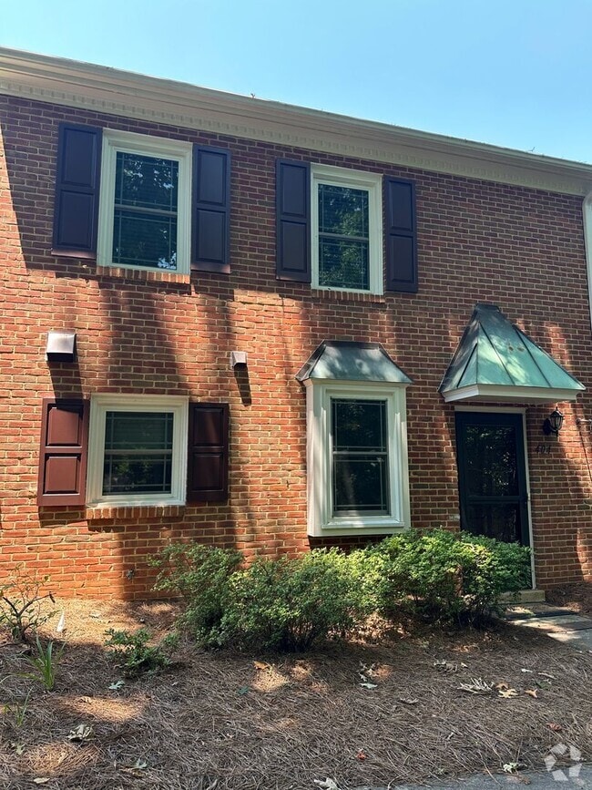 Building Photo - 3 bedroom, 2.5 bathroom townhouse in Stone...