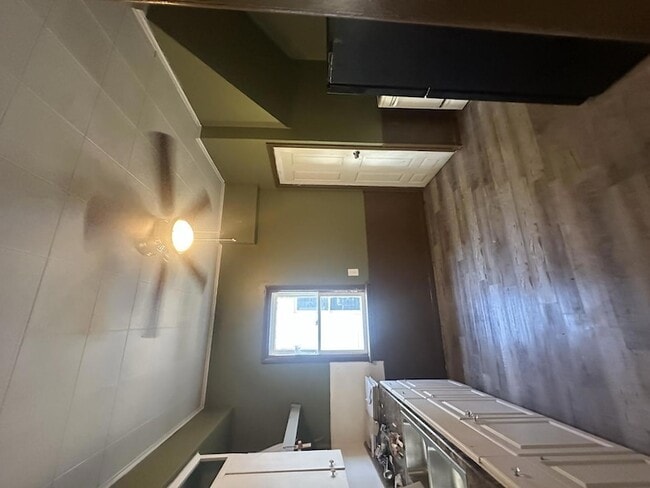 Photo - 642 Berry St