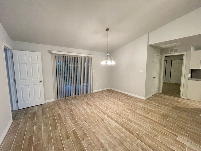 Photo - Beautiful Single Family Home! $2395/1085ft2-South Sarasota, 3-Bed/2-Bath, Fully Renovated: Annual...