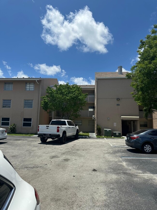 Building Photo - 8420 SW 154th Circle Ct Unit 536 Rental