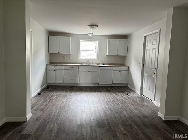 Photo - 818 E Main St