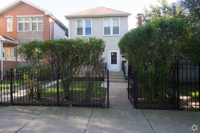 Building Photo - 4825 W Hutchinson St Unit 2 Rental