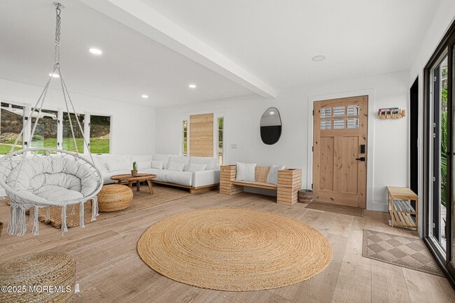 Photo - 39 Upper Lakeview Ave