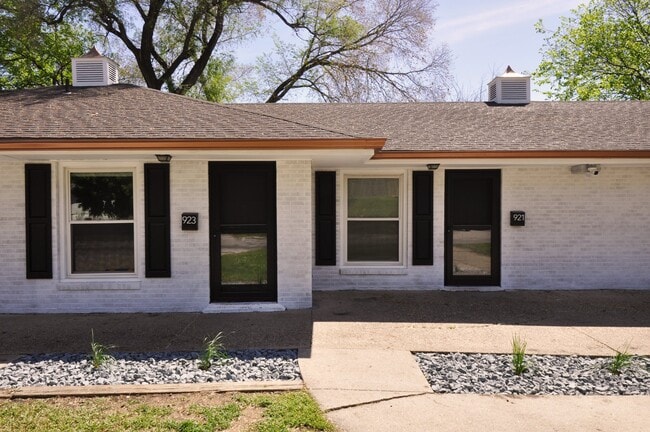 Photo - 925-925 28th St Unit 925
