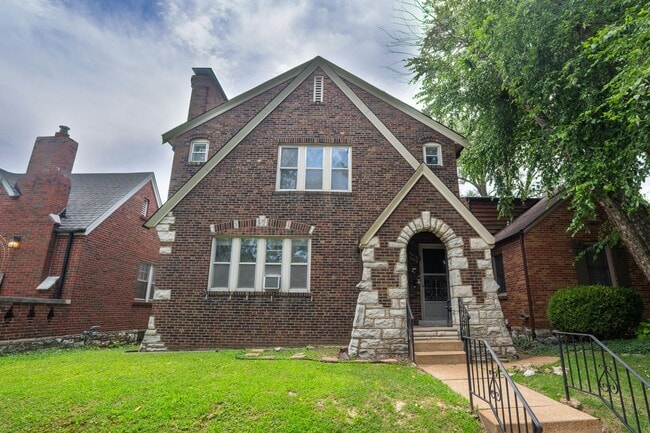 Building Photo - 5018 Miami St Unit 1