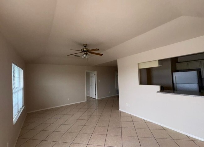 Photo - 121 Ramon Cardenas Dr