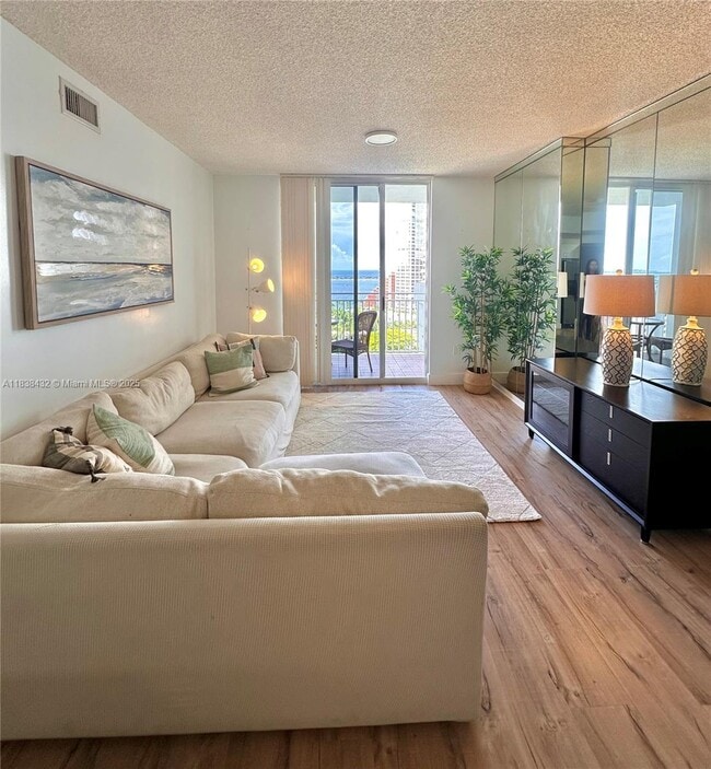 Building Photo - 185 SE 14th Terrace Unit 1607 Rental