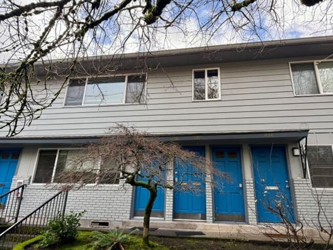 Building Photo - 2 bed 1.0 bath flat in Irvington Unit #1436 Rental