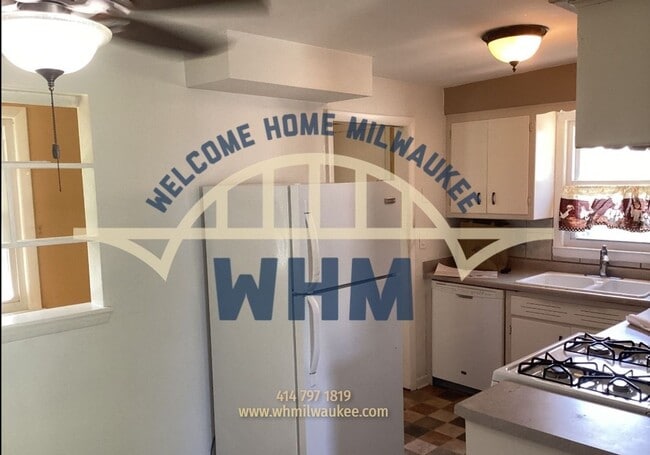 Photo - 3830 N 83rd St