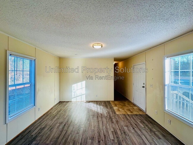 Photo - 9765 Old Mill Rd NE